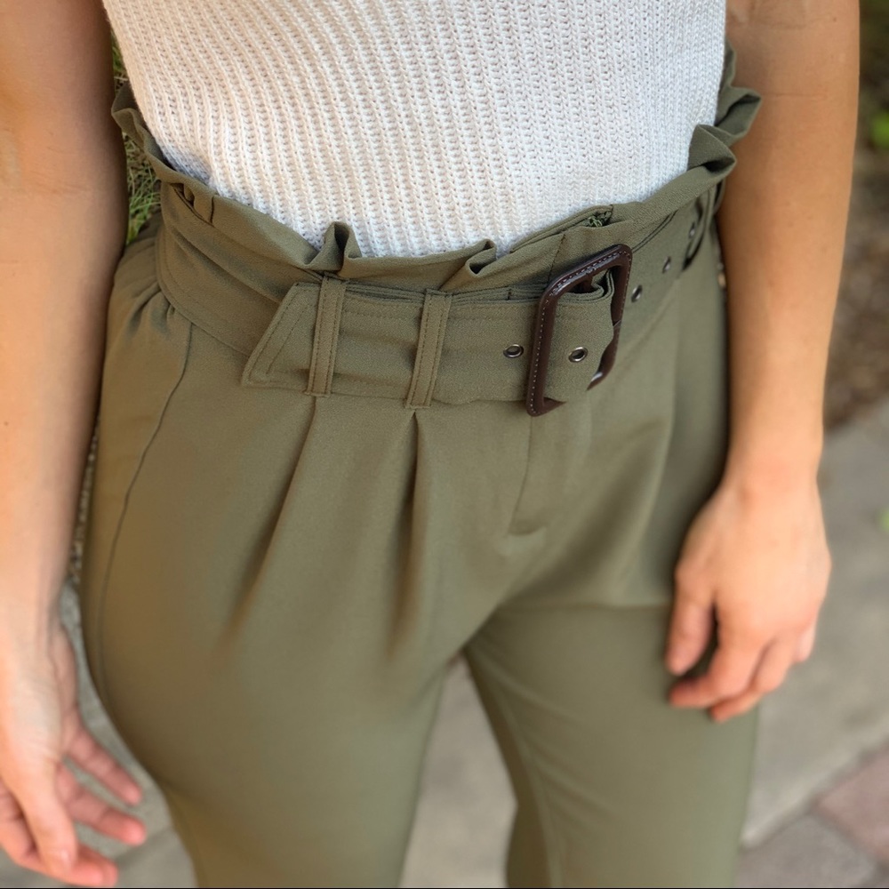 ✨LAST PAIR✨Olive belted pants - Picture 3 of 5